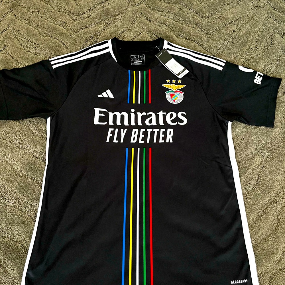 Men’s adidas SL Benfica soccer jersey